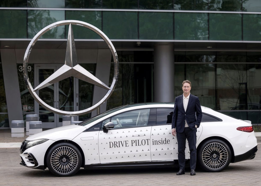 MERCEDES-BENZ PREVIEWS ITS NEW OPERATING SYSTEM MB.OS